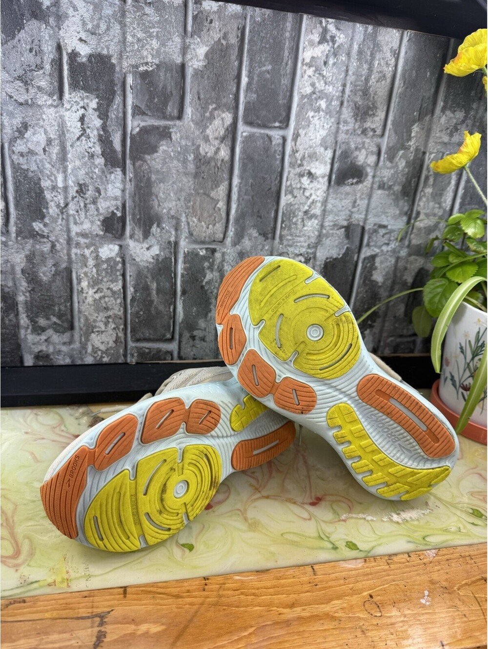 Brooks Glycerin 21 Coconut/Aqua/Autumn Sunset Low Top Lace-Up Sneaker - Picture 6 of 7